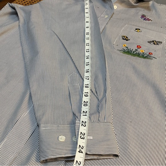 Fortune By Stan button down with butterflies,dragonflies, ladybugs. - Picture 8 of 8